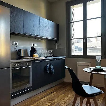 Le Magistral Beautiful One-bedroom In The Historic Heart Of *